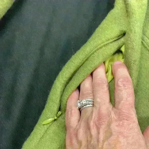 Icelandic Designs women’s size small wool short button up lined jacket pockets - Picture 4 of 9